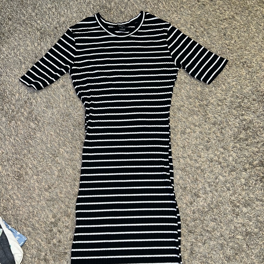 right black and white dress